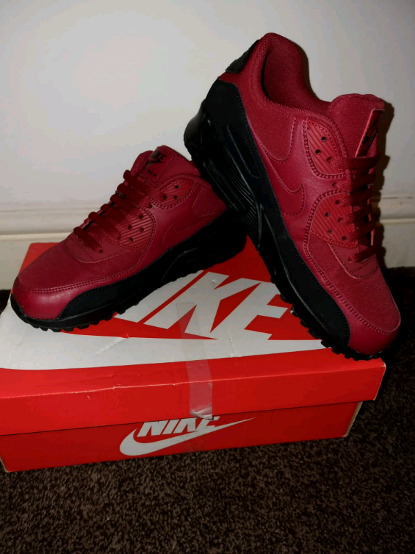 Nike Air Max 90 Size 8 | in Hyde 